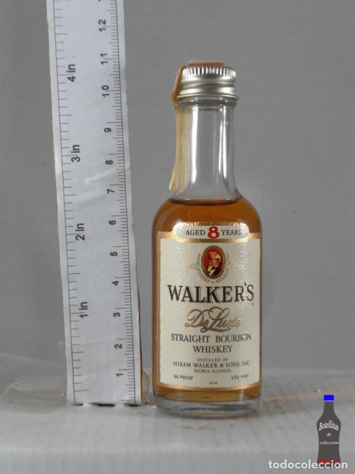 Sammlung von Weinen und Lik&ouml;ren: BOTELLITA BOTELLIN WHISKEY BOURBON WALKER&acute;S DE LUXE 8 YEARS HIRAM WALKER ILLINOIS