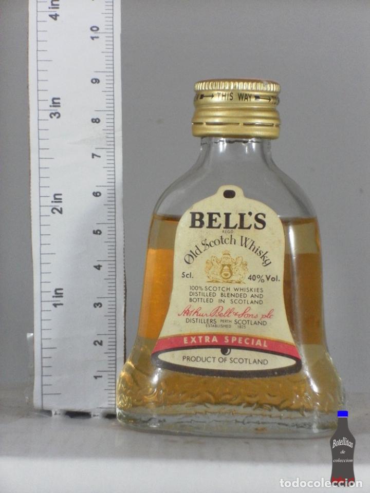 Coleccionismo de vinos y licores: BOTELLITA BOTELLIN WHISKY BELL SCOTLAND DOMINO SEGOVIA
