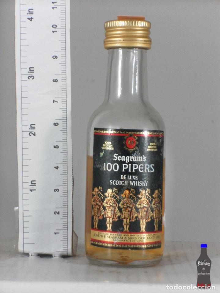 Coleccionismo de vinos y licores: BOTELLITA BOTELLIN WHISKY 100 PIPERS SCOTCH CHIVAS BROTHERS SCOTLAND BIDEGAS PALACIO