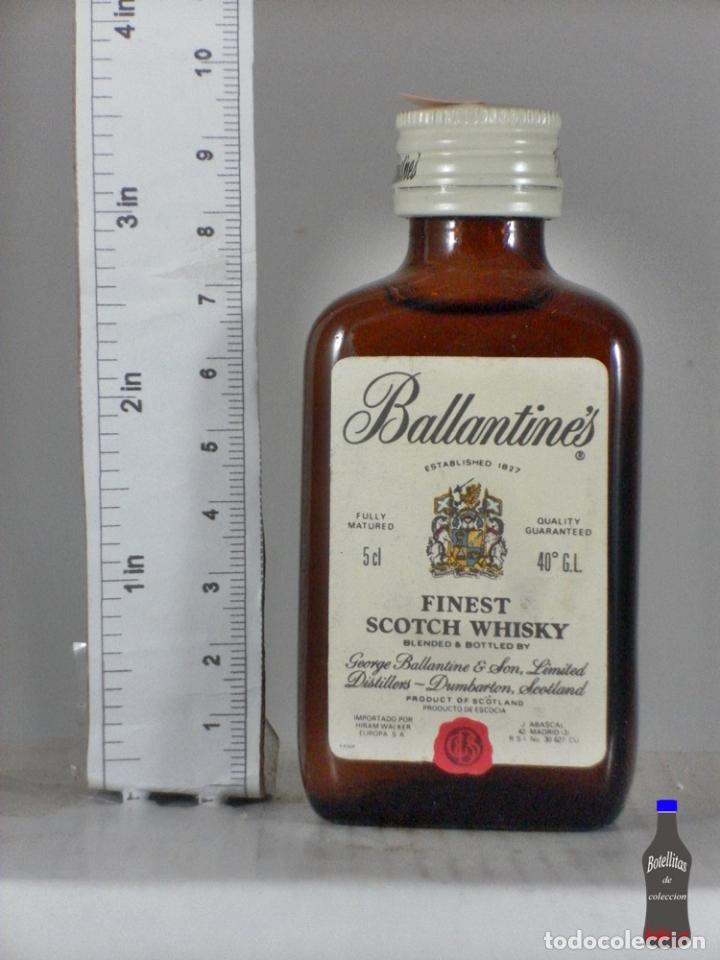 Coleccionismo de vinos y licores: BOTELLITA BOTELLIN WHISKY BALLANTINES FINEST SCOTLAND HIRAM WALKER ESPA&Ntilde;A