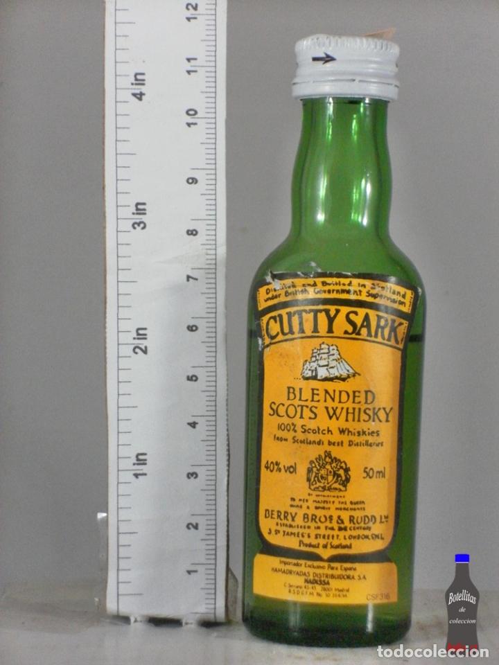 Coleccionismo de vinos y licores: BOTELLITA BOTELLIN WHISKY CUTTY SARK BLENDED SCOTS WHISKY BERRY BROS & RUDD MADISSA MADRID