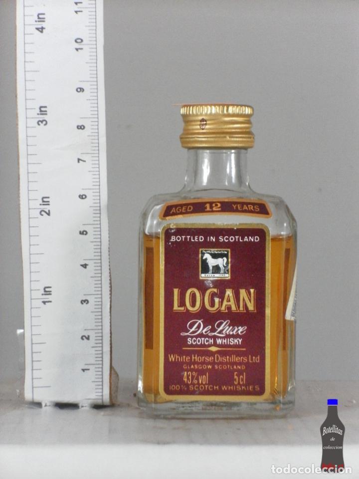 Coleccionismo de vinos y licores: BOTELLITA BOTELLIN WHISKY LOGAN DE LUXE WHITE HORSE 12 YEARS SCOTLAND BARCELONA