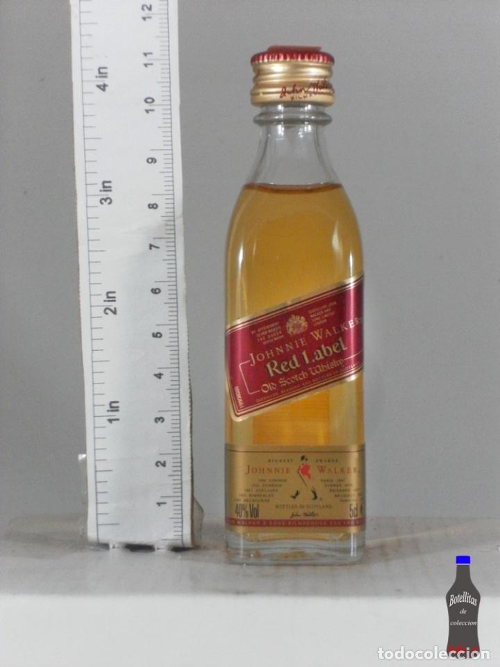 Coleccionismo de vinos y licores: BOTELLITA BOTELLIN WHISKY JOHNNIE WALKER RED LABEL OLD SCOTCH INGLATERRA