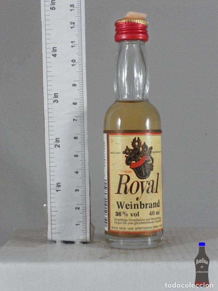 Coleccionismo de vinos y licores: BOTELLITA BOTELLIN BRANDY ROYAL WEINBRAND ALEMANIA