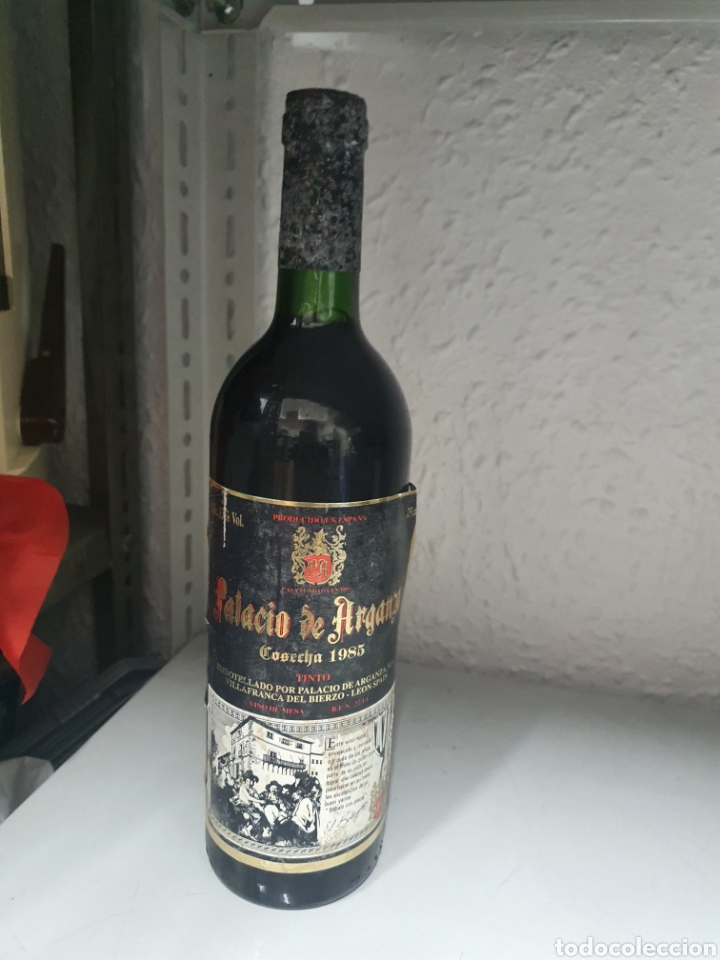 Collection of wines and liquors: botella palacio arganza cosecha 1985