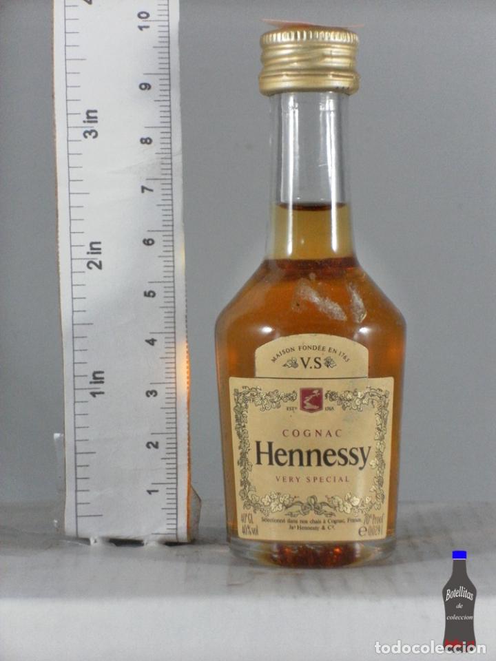 Sammlung von Weinen und Lik&ouml;ren: BOTELLITA BOTELLIN COGNAC HENNESSY V.S. VERY SPECIAL FRANCE