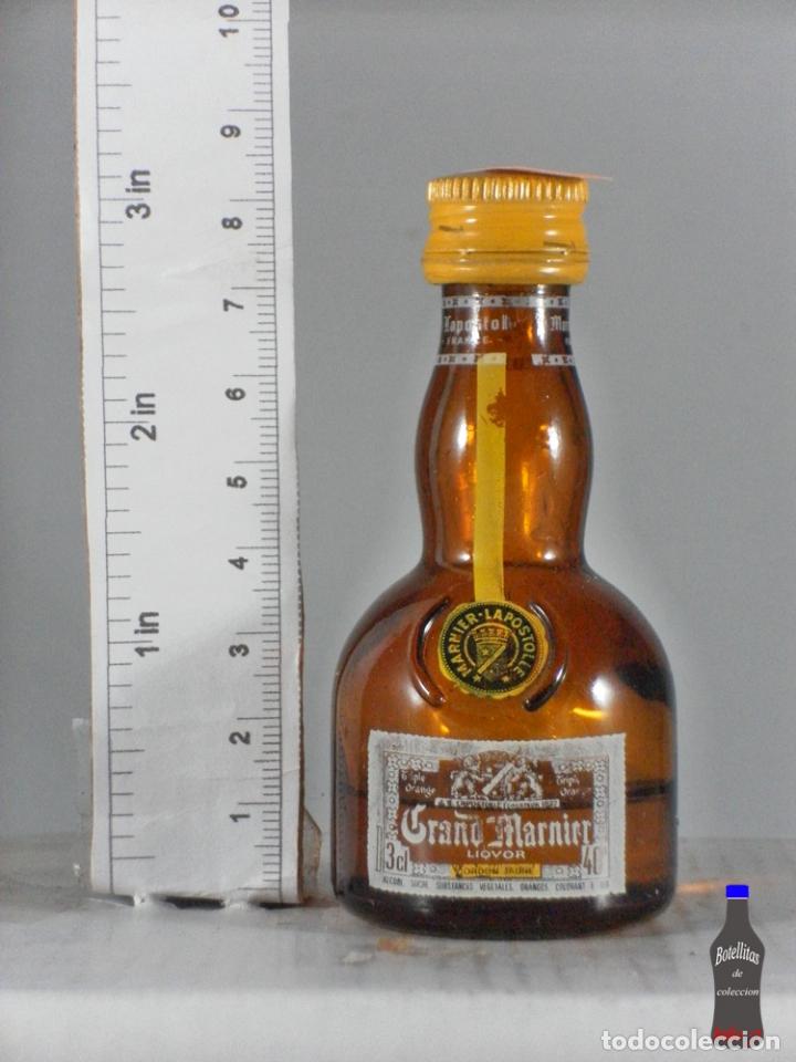 Sammlung von Weinen und Lik&ouml;ren: BOTELLITA BOTELLIN GRAND MARNIER LIQVOR CORDON JAUNE FRANCE PARIS