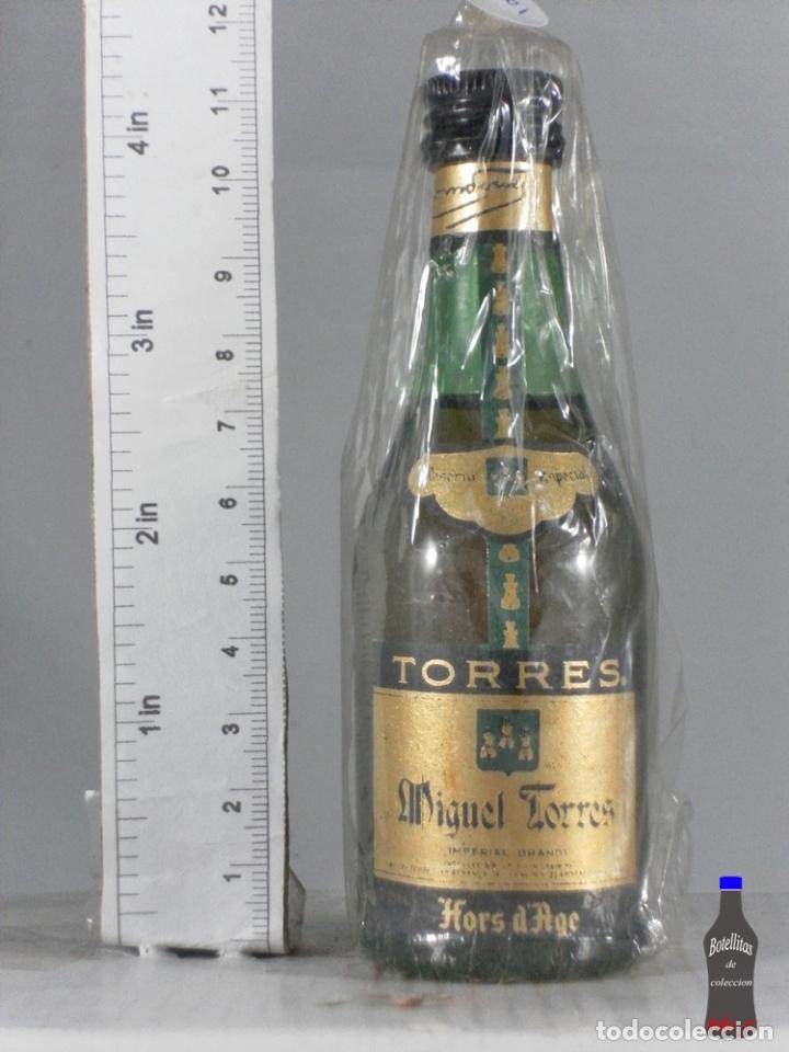 Coleccionismo de vinos y licores: BOTELLITA BOTELLIN BRANDY TORRES HORS D AGE IMPERIAL BRANDY VILLAFRANCA DEL PENEDES