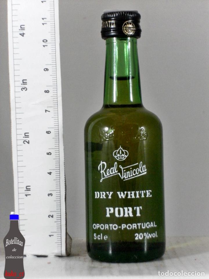 Sammlung von Weinen und Lik&ouml;ren: BOTELLITA BOTELLIN REAL VINICOLA DRY WHITE PORT OPORTO PORTUGAL