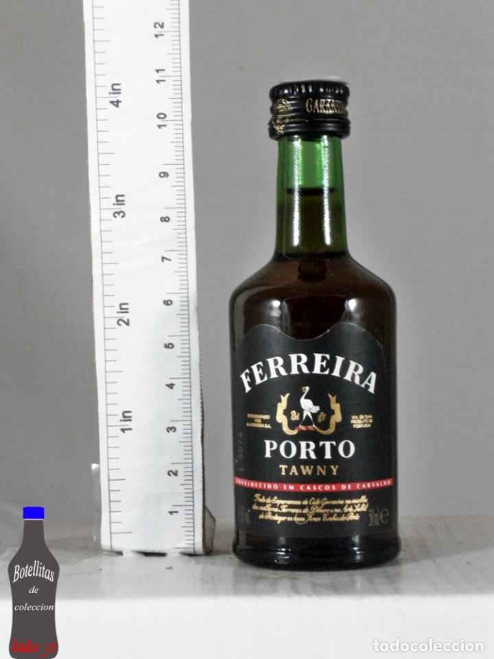 Sammlung von Weinen und Lik&ouml;ren: BOTELLITA BOTELLIN PORTO FERREIRA TAWNY CASCOS DE CARVALHO PORTUGAL