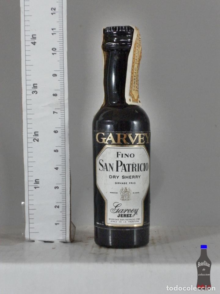 Sammlung von Weinen und Lik&ouml;ren: BOTELLITA BOTELLIN FINO SAN PATRICIO FUTBOL CLUB BARCELONA 84 85 CAMPEON GARVEY