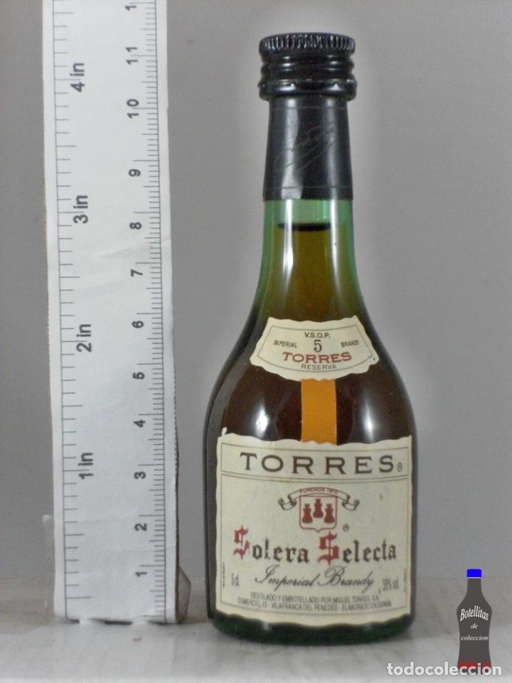 Coleccionismo de vinos y licores: BOTELLITA BOTELLIN BRANDY TORRES SOLERA SELECTA VSOP 5 IMPERIAL BRANDY VILLAFRANCA DEL PENEDES