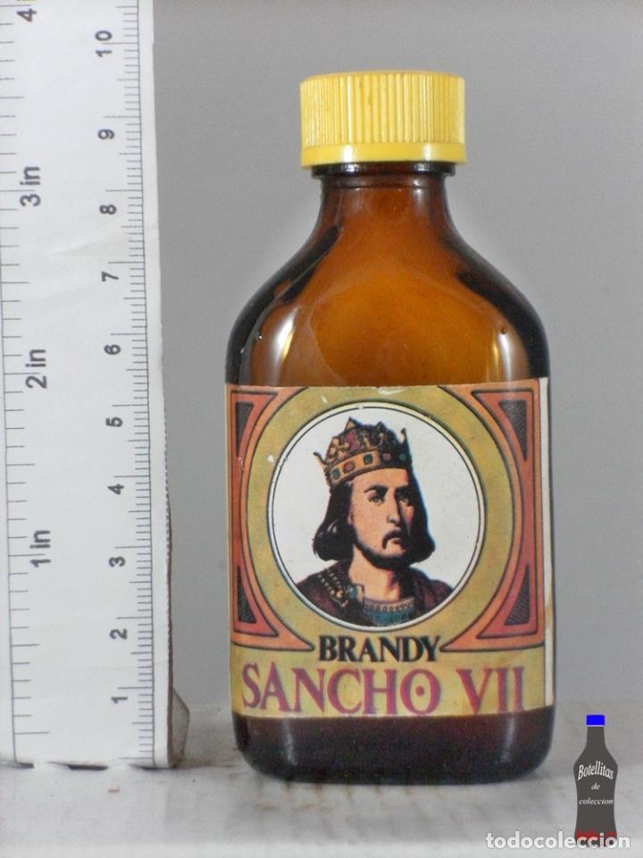 Coleccionismo de vinos y licores: BOTELLITA BOTELLIN BRANDY SANCHO VII