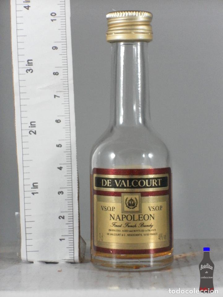 Coleccionismo de vinos y licores: BOTELLITA BOTELLIN COGNAC DE VALCOURT VSOP NAPOLEON FINEST FRENCH BRANDY IMPORTADA MADRID