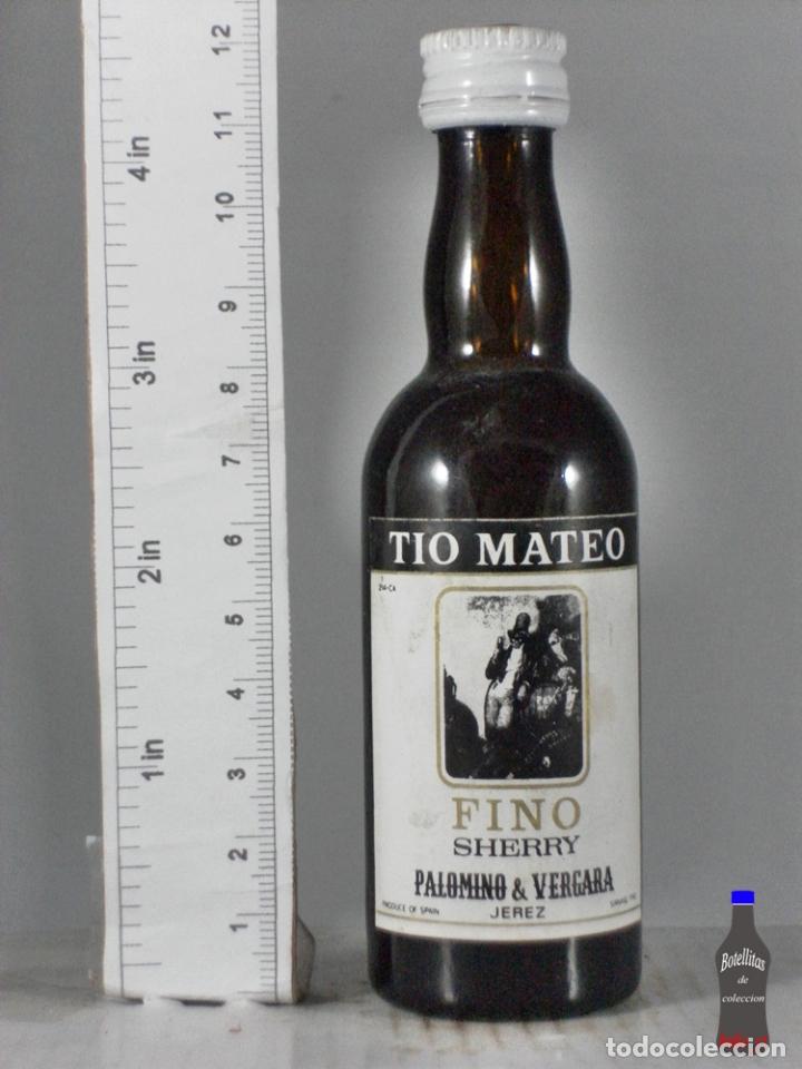 Sammlung von Weinen und Lik&ouml;ren: BOTELLITA BOTELLIN TIO MATEO FINO SHERRY PALOMINO & VERGARA JEREZ