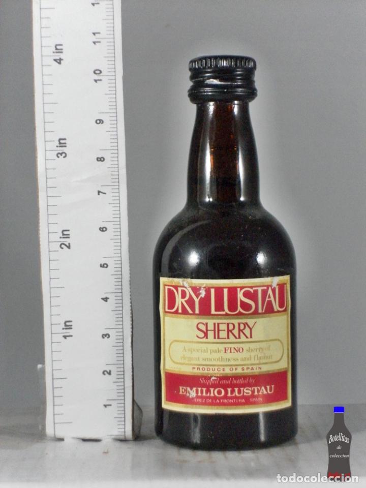 Sammlung von Weinen und Lik&ouml;ren: BOTELLITA BOTELLIN LUSTAU FINO SHERRY EMILIO LUSTAO S.A. ESPA&Ntilde;A 82 URSS