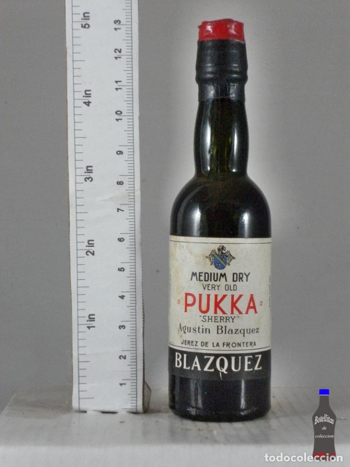 Sammlung von Weinen und Lik&ouml;ren: BOTELLITA BOTELLIN MEDIUM DRY PUKKA SHERRY AGUSTIN BLAZQUEZ JEREZ DE LA FRONTERA