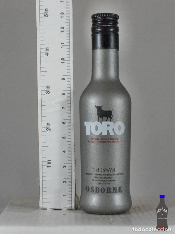 Coleccionismo de vinos y licores: BOTELLITA BOTELLIN TORO BRANDY ESPECIAL OSBORNE PUERTO DE SANTA MARIA