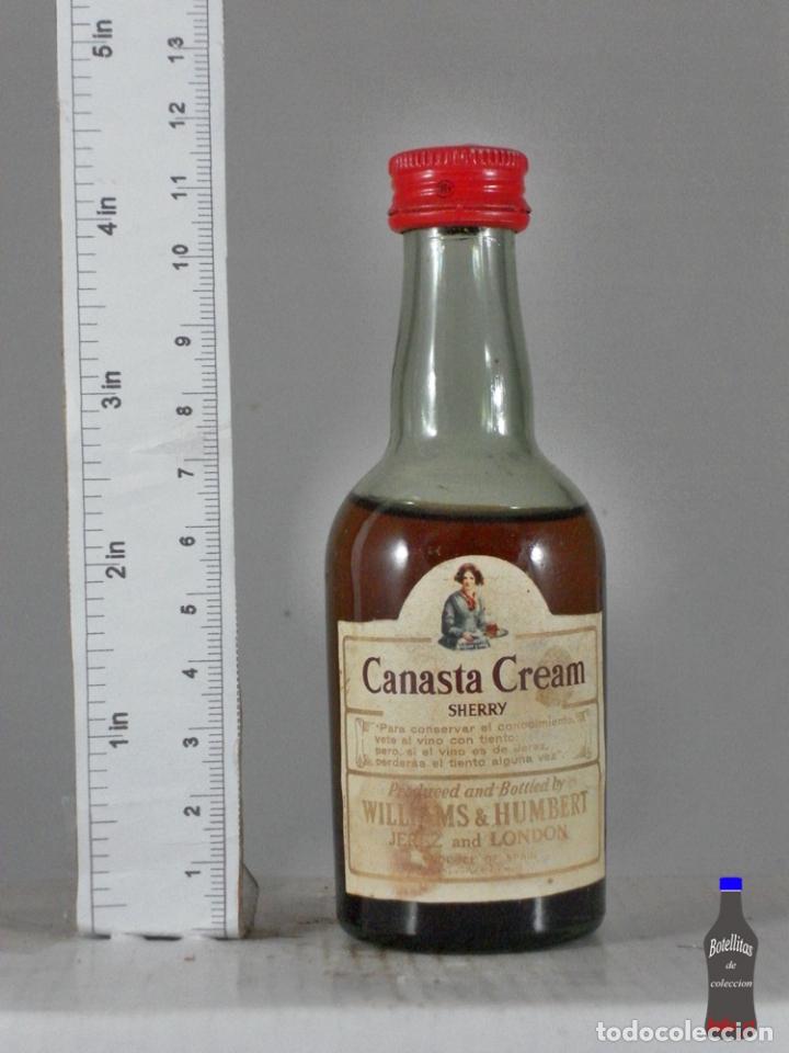 Sammlung von Weinen und Lik&ouml;ren: BOTELLITA BOTELLIN CANASTA CREAM SHERRY WILLIAMS & HUMBERT