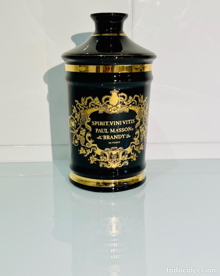 Coleccionismo de vinos y licores: Exclusiva Antigua Botella Porcelana Brandy by Paul Masson. Dise&ntilde;o Jos&eacute; Moya del Pino. Sellada base.