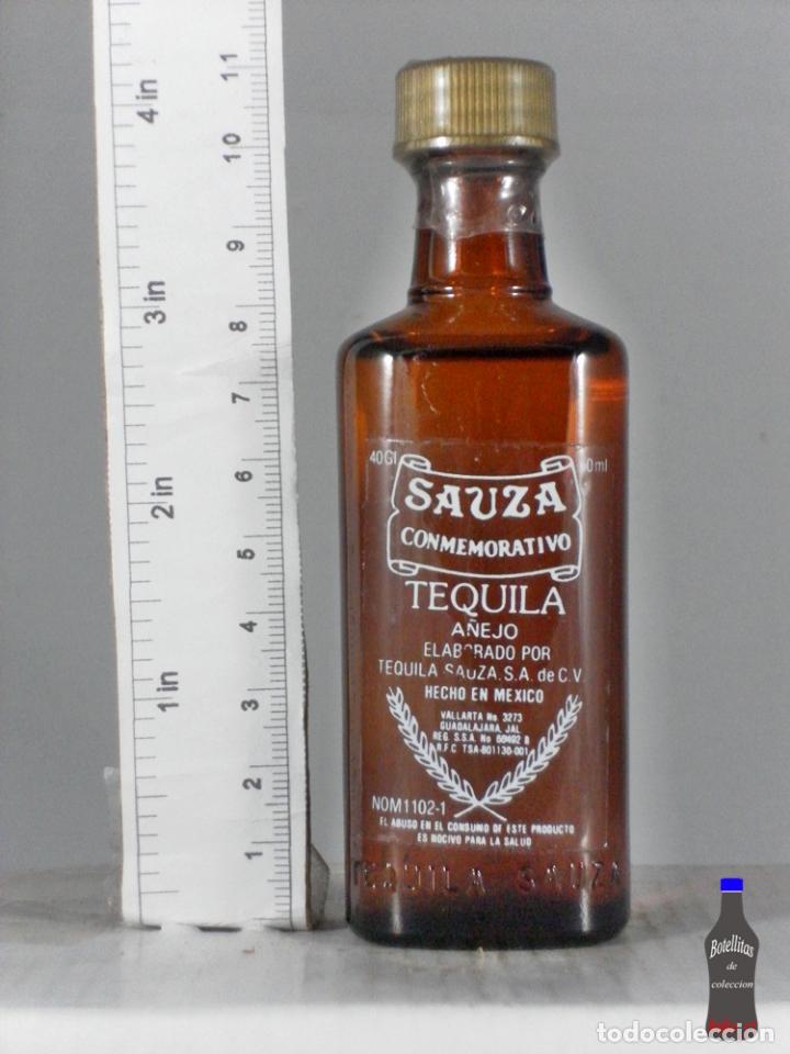 Sammlung von Weinen und Lik&ouml;ren: BOTELLITA BOTELLIN TEQUILA A&Ntilde;EJO CONMEMORATIVO SAUZA GUADALAJARA MEXICO