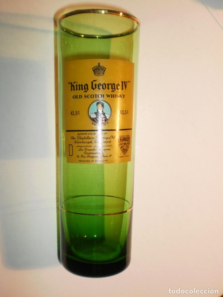 Coleccionismo de vinos y licores: vaso tubo verde king george IV old scotch whisky 18 cm alto, 6 cm boca. nunca en TC (buen estado)