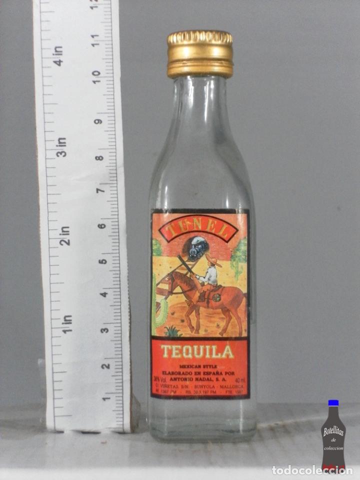 Sammlung von Weinen und Lik&ouml;ren: BOTELLITA BOTELLIN TEQUILA TUNEL ANTONIO NADAL BUNYOLA MALLORCA