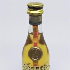Coleccionismo de vinos y licores: BOTELLÍN DE LIQUOR GRAN TORRES VILAFRANCA DEL PENEDÉS BARCELONA BOTELLITA BOTELLA MINIATURA LICOR. Lote 366185001