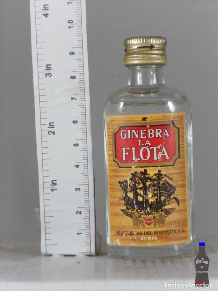 Coleccionismo de vinos y licores: BOTELLITA BOTELLIN GINEBRA LA FLOTA DESTILERIAS DEL NOROESTE JUBIA