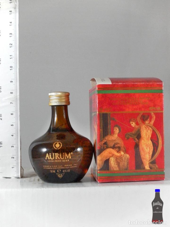 Sammlung von Weinen und Lik&ouml;ren: BOTELLITA BOTELLIN AURUM GOLDEN ORANGE LIQUEUR PESCARA ITALY + CAJA
