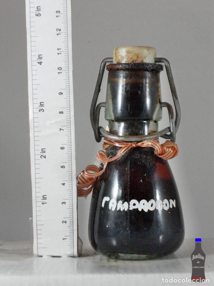 Coleccionismo de vinos y licores: BOTELLITA BOTELLIN LICOR RATAFIA O SIMILAR CAMPRODON