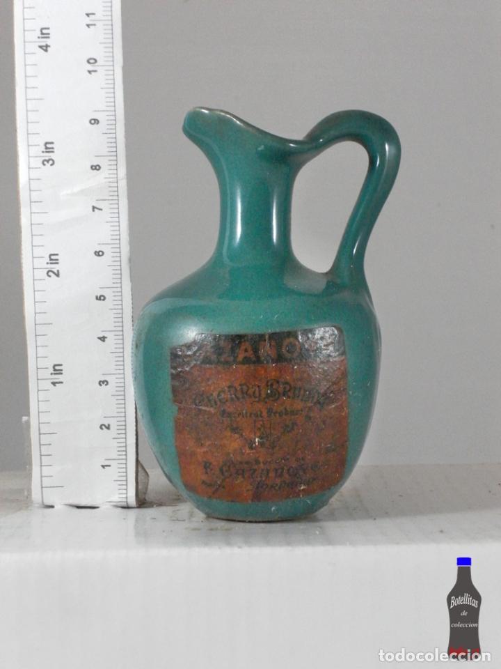 Coleccionismo de vinos y licores: BOTELLITA BOTELLIN CAZANOVE LICOR ITALIA