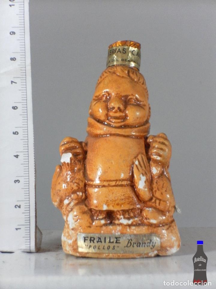 Coleccionismo de vinos y licores: BOTELLITA BOTELLIN FRAILE POLLOS BRANDY DESTILERIAS CAMPENY