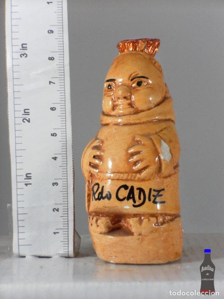 Coleccionismo de vinos y licores: BOTELLITA BOTELLIN FRAILE PACIFICO RECUERDO CADIZ BRANDY DESTILERIAS CAMPENY