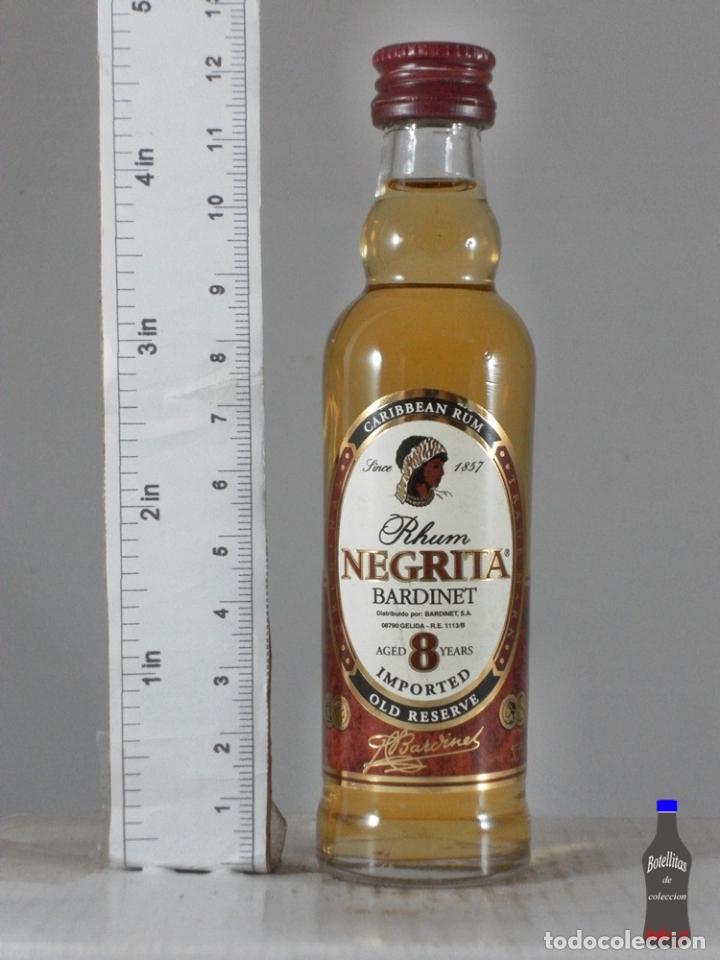 Collection of wines and liquors: BOTELLITA BOTELLIN RHUM NEGRITA BARDINET 8 A&Ntilde;OS BARDINET GELIDA BARCELONA