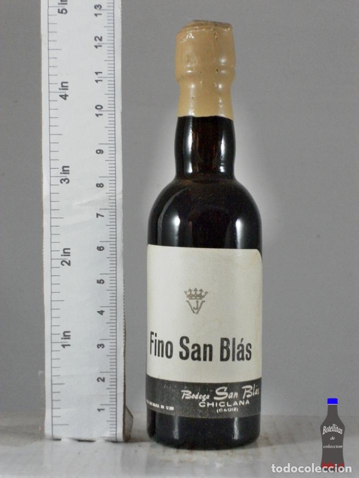 Sammlung von Weinen und Lik&ouml;ren: BOTELLITA BOTELLIN FINO SAN BLAS BODEGA SAN BLAS CHICLANA CADIZ