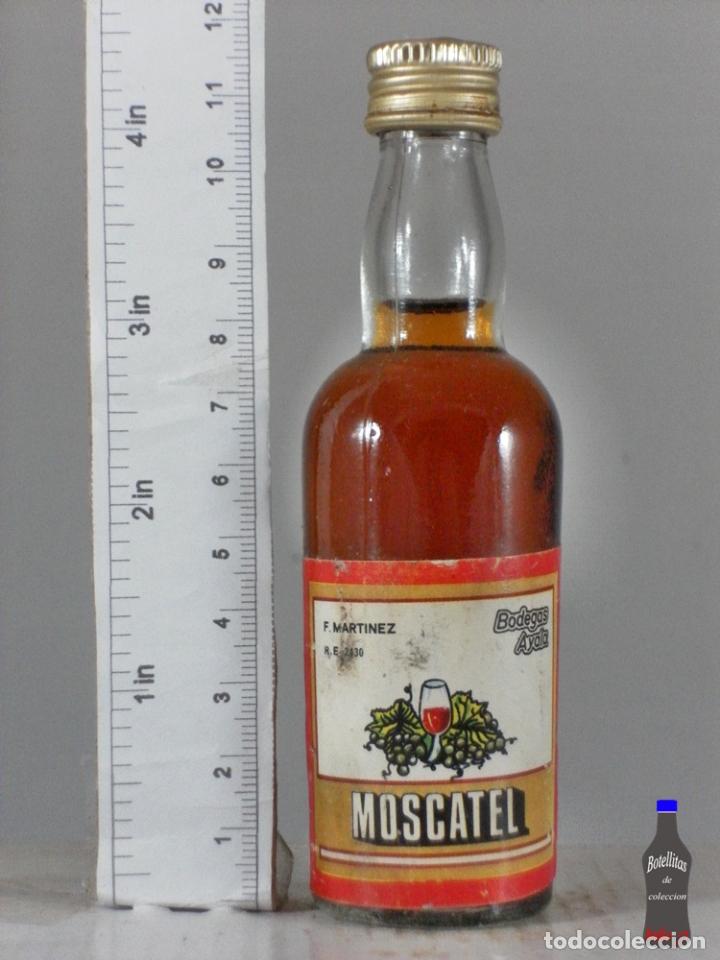 Coleccionismo de vinos y licores: BOTELLITA BOTELLIN MOSCATEL F. MARTINEZ BODEGAS AYALA