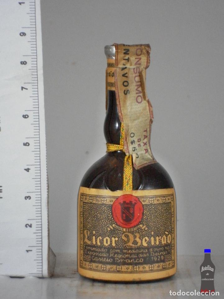 Coleccionismo de vinos y licores: BOTELLITA BOTELLIN LICOR BEIRAO CASTEIO BRANCO CARANCA REDONDO LOUSAN