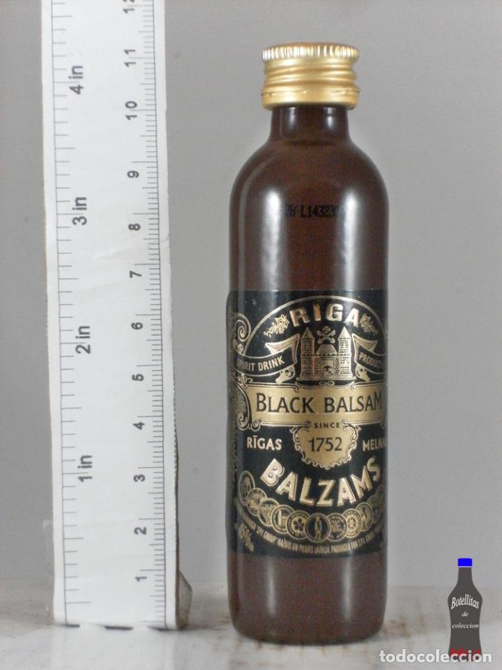 Collection of wines and liquors: BOTELLITA BOTELLIN RIGA BLACK BALSAM BALZAMS