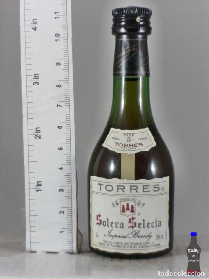 Coleccionismo de vinos y licores: BOTELLITA BOTELLIN TORRES 5 VSOP GRAN SOLERA SELECTA BRANDY VILAFRANCA DEL PENEDES