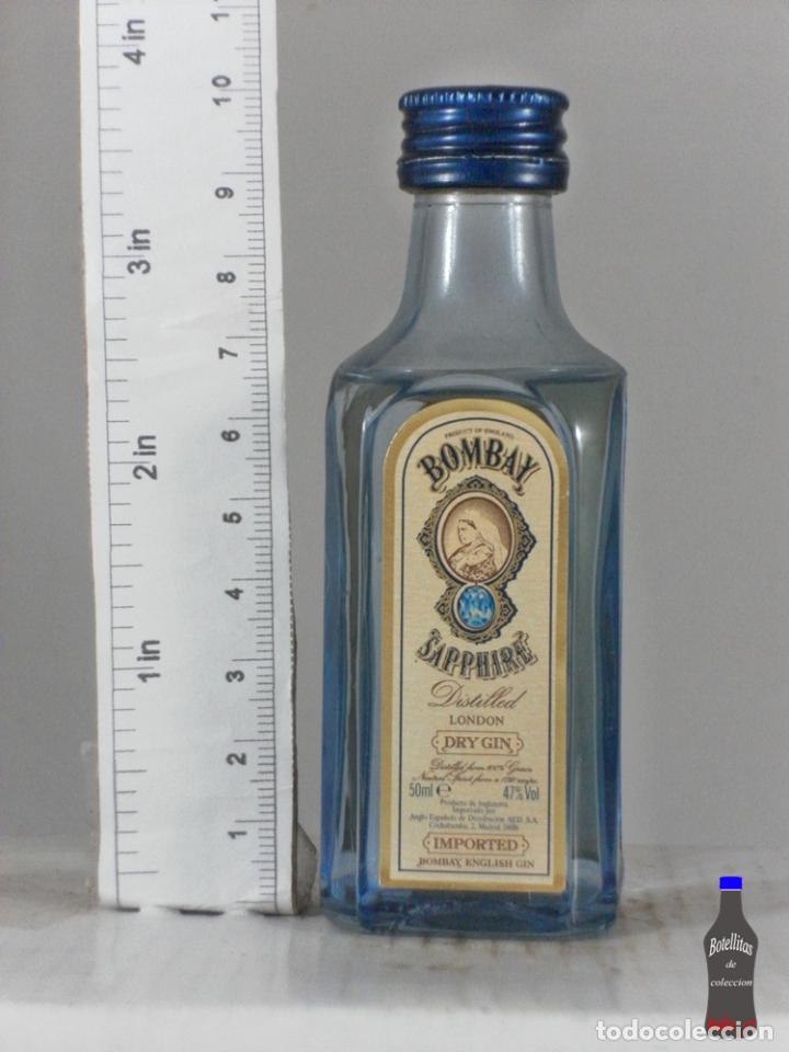 Collection of wines and liquors: BOTELLITA BOTELLIN BOMBAY SAPPHIRE DRY GIN LONDO BOMBAY