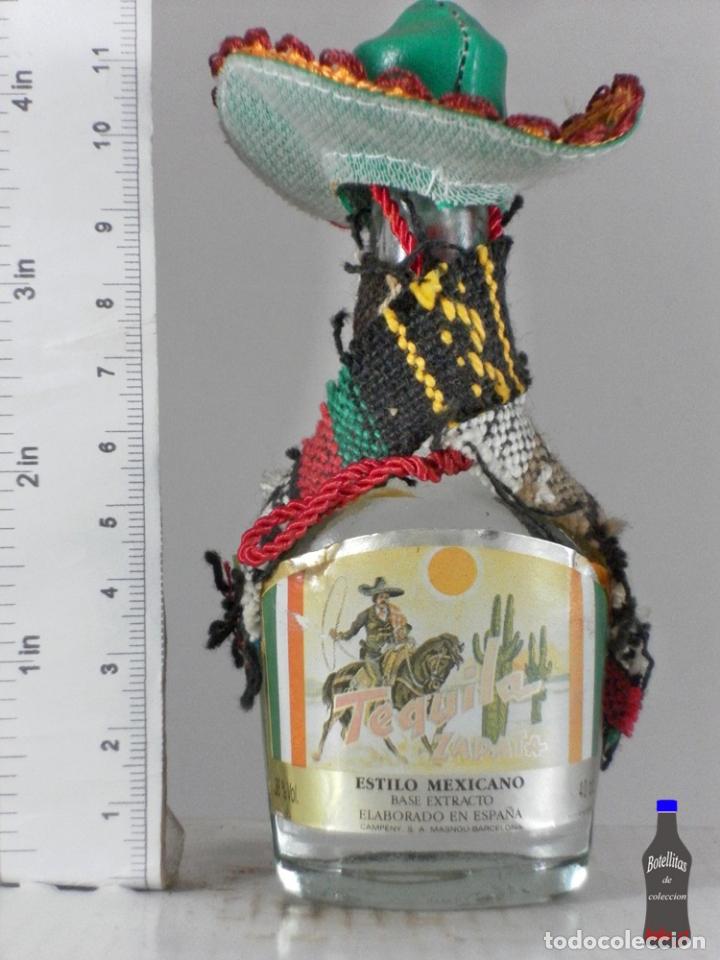 Coleccionismo de vinos y licores: BOTELLITA BOTELLIN TEQUILA ZAPATA CAMPENY TURQUESA