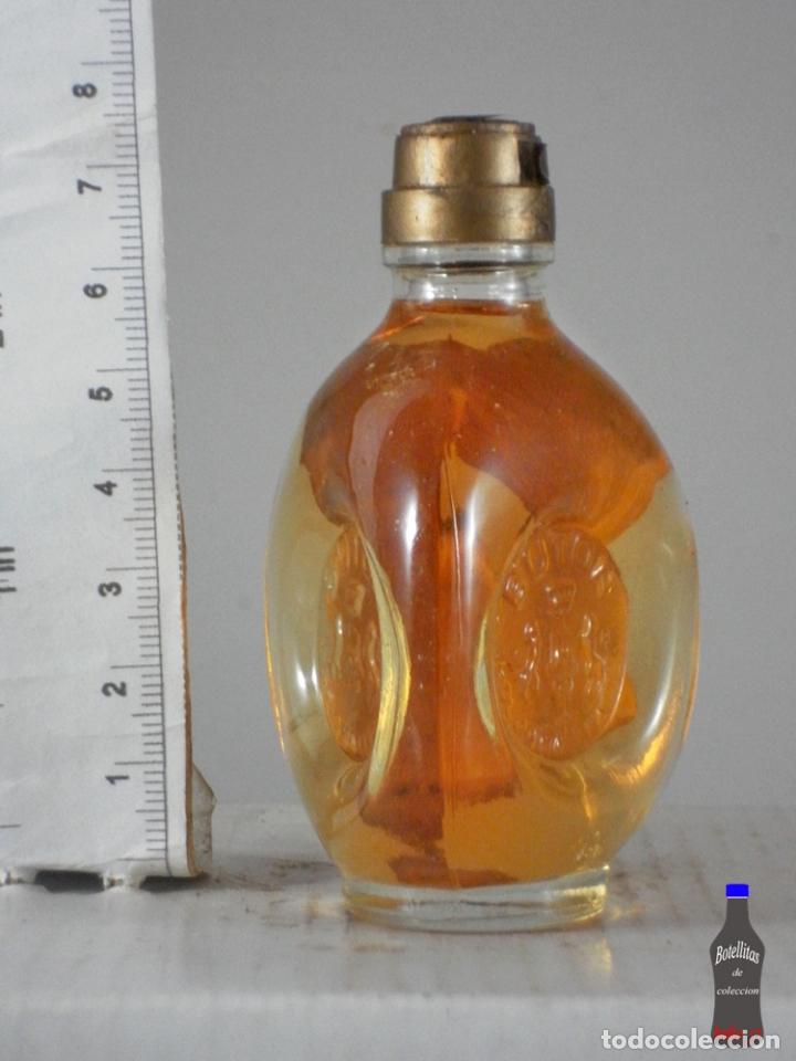 Coleccionismo de vinos y licores: BOTELLITA BOTELLIN VECCHIA ROMAGNA BRANDY ETICHETA NERA NAPOLI - Foto 2