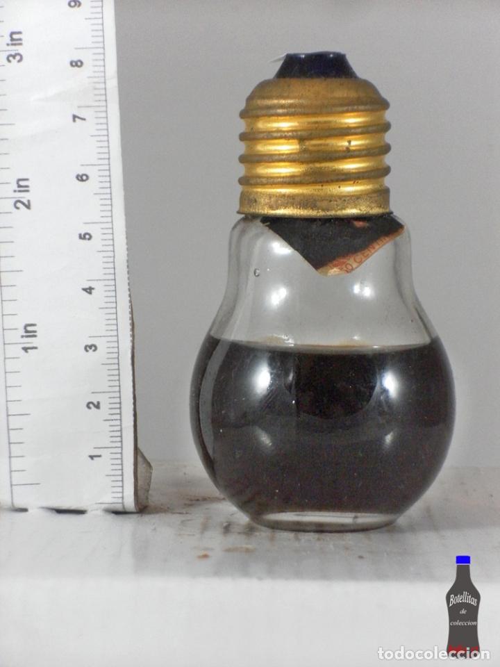 Coleccionismo de vinos y licores: BOTELLITA BOTELLIN FRESA DESTILERIAS CAMPENY BOMBILLA
