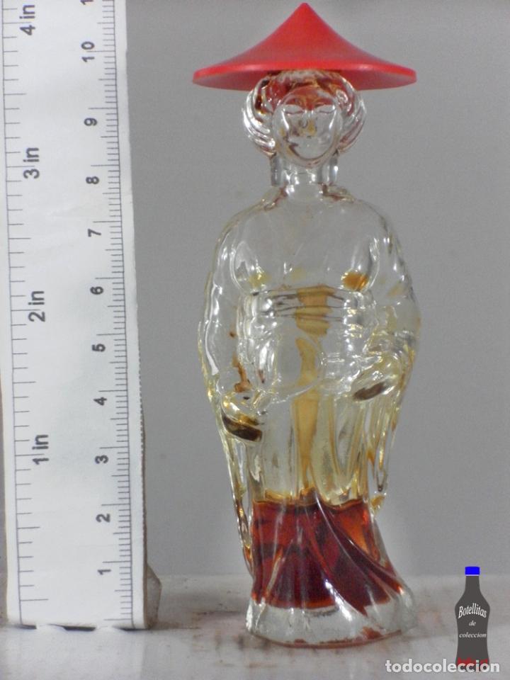 Coleccionismo de vinos y licores: BOTELLITA BOTELLIN LICOR ORIENTAL DESTILERIAS CAMPENY FIGURA GEISHA