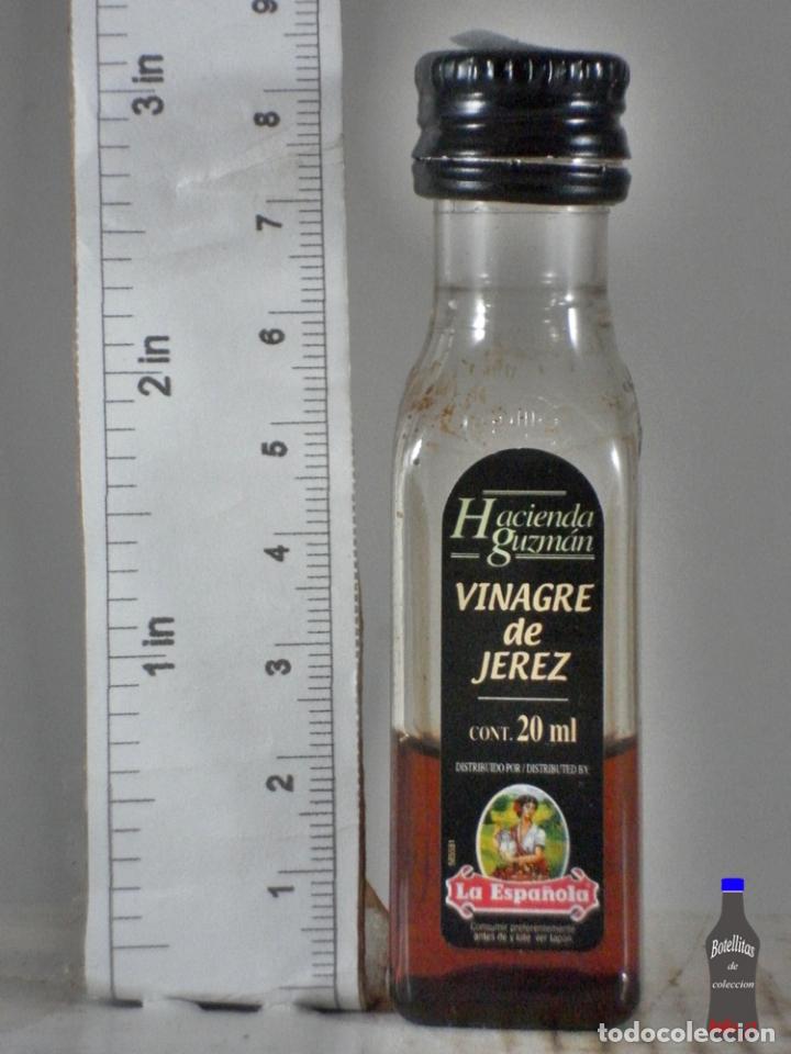 Sammlung von Weinen und Lik&ouml;ren: BOTELLITA BOTELLIN VINAGRE DE JEREZ HACIENDA GUZMAN LA ESPA&Ntilde;OLA