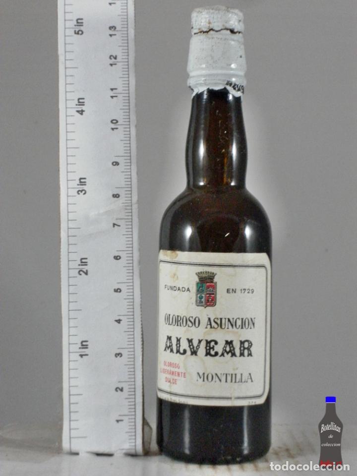 Sammlung von Weinen und Lik&ouml;ren: BOTELLITA BOTELLIN OLOROSO ASUNCION OLOROSO LIBERAMENTE DULCE ALVEAR MONTILLA