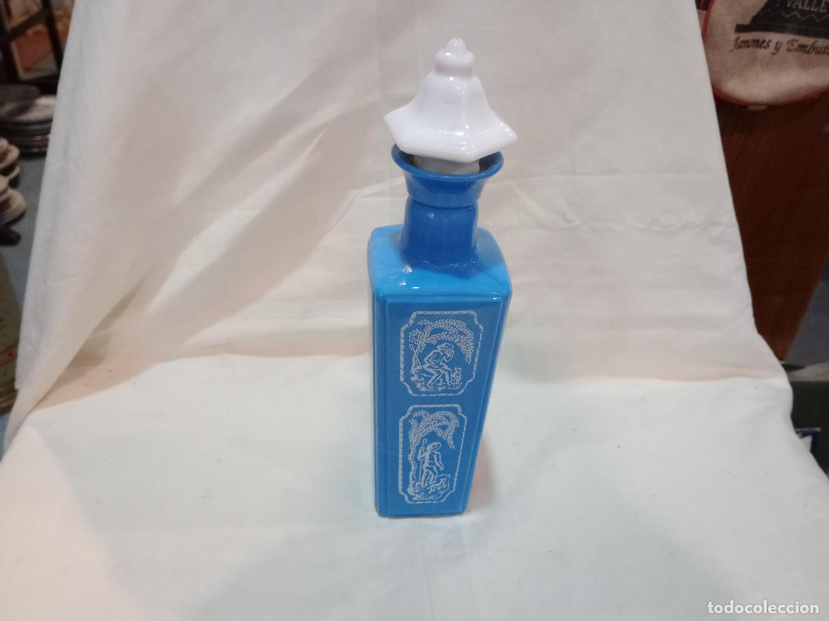 Coleccionismo de vinos y licores: botella opalina - Foto 2