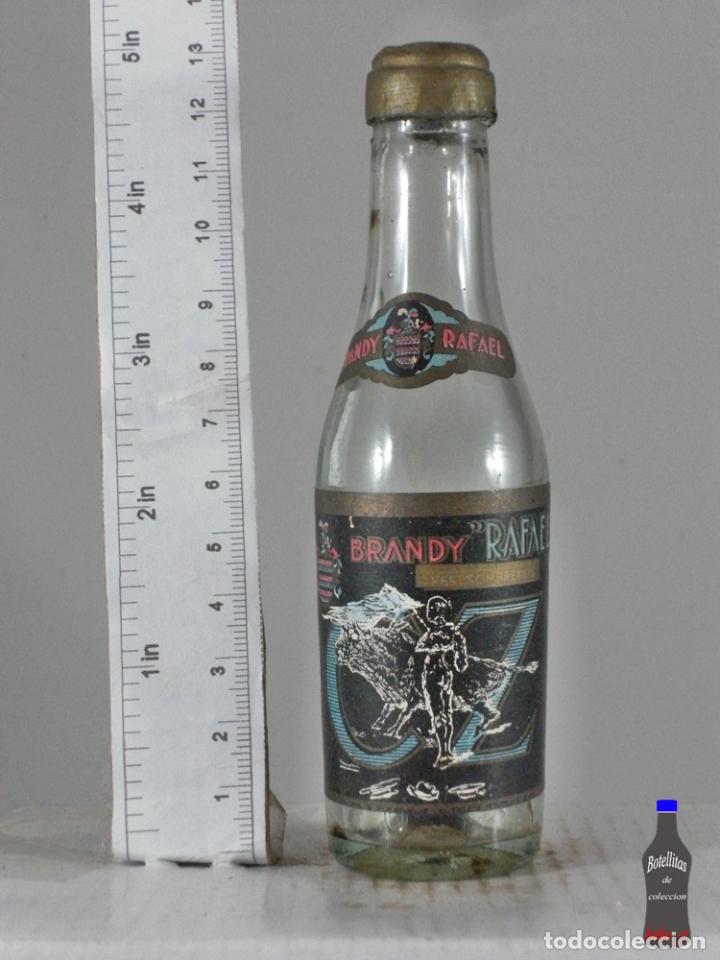 Coleccionismo de vinos y licores: BOTELLITA BOTELLIN BRANDY RAFAEL CZ TRES SOMBREROS