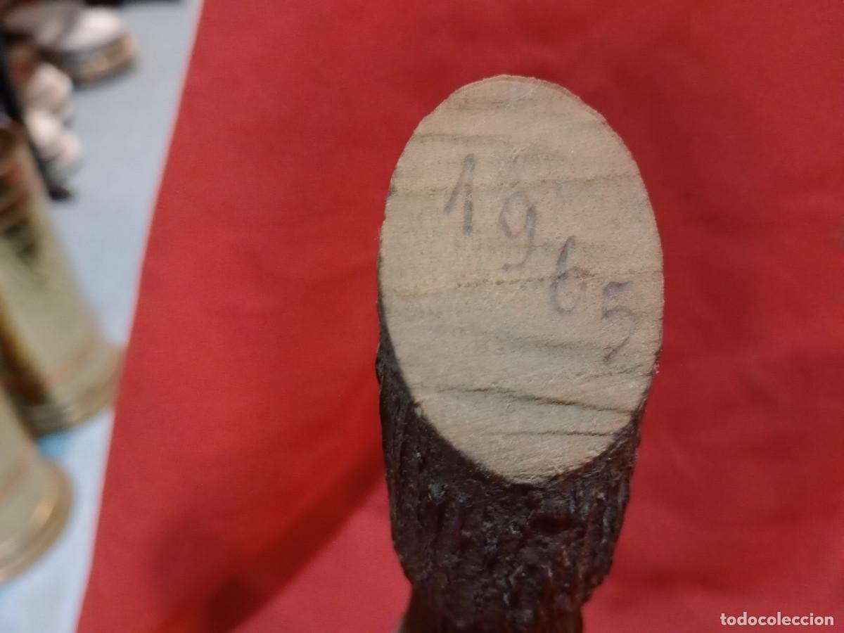Coleccionismo de vinos y licores: botella forrada de madera - Foto 2